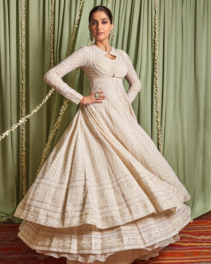 Sonam Kapoor Ahuja in Preeti Mohan hair accessories 
