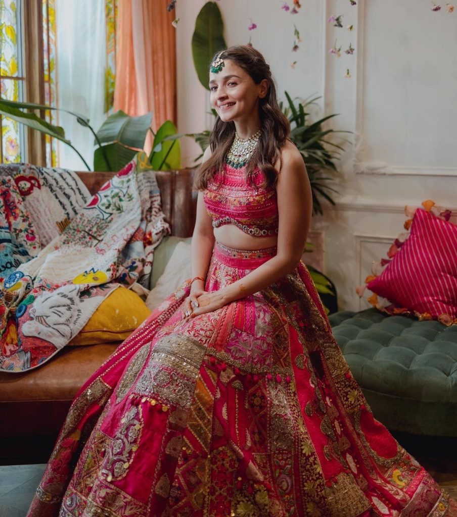 Alia Bhatt in Manish Malhotra for her mehendi