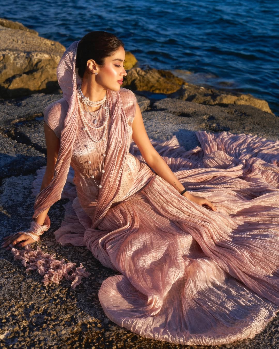 Janhvi Kapoor in Tarun Tahiliani
